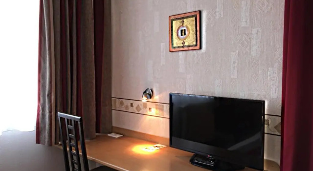 Четырёхместный номер Standard Hotel Saint-Aignan