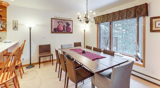 3 Mi to Vail Village: Classic Estate w/ Hot Tub!