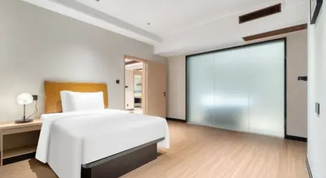 Люкс Deluxe Four Points by Sheraton Zhoushan
