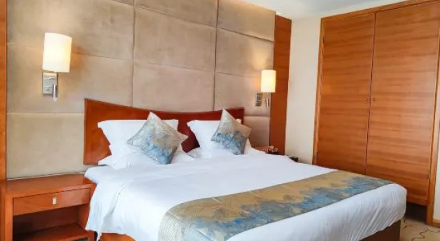 Люкс Business Dali Harbour Hot Spring Hotel (Dali High-speed Railway Station)