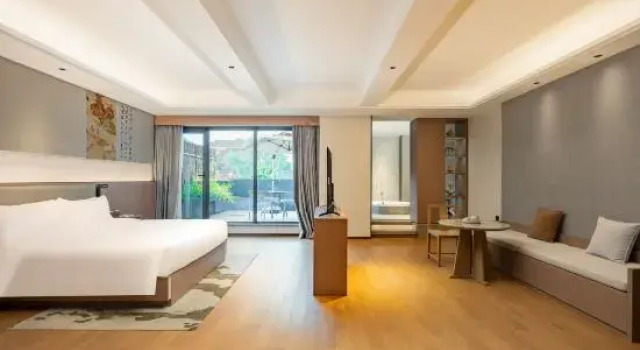 Люкс Luxury Yunhe Yebo Hotel (Shaoxing LuXun Guli Ying'en men )