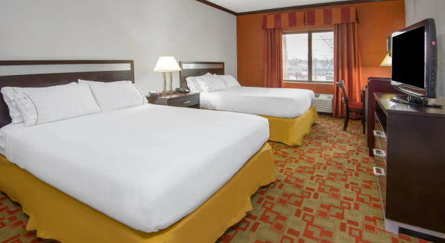 Четырёхместный номер Standard Holiday Inn Express Cleveland Airport - Brook Park by IHG