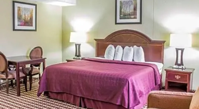Люкс Quality Inn & Suites Fayetteville