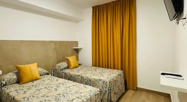 Hotel Quitagolpe, Забронировать Отель Херес-де-ла-Фронтера Коста-де-ла-Лус, рядом с Зоопарк и ботанический сад
