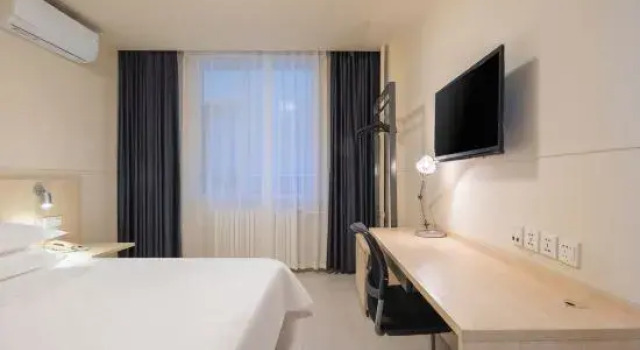 Двухместный номер Standard Jinjiang Inn JiNan Daminghu New Scenic Area Lishan Road