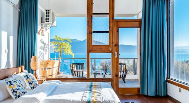 Люкс The Corner Seaview Hotel