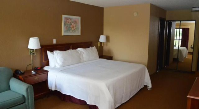 Номер Standard с балконом Ontario Airport Inn