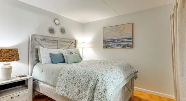 Carolina Beach Condo w/ Marina View, on Boardwalk, Забронировать Апартаменты/квартира Апартаменты Каролина-бич, рядом с Пляж Каролина, Апартаменты/квартира