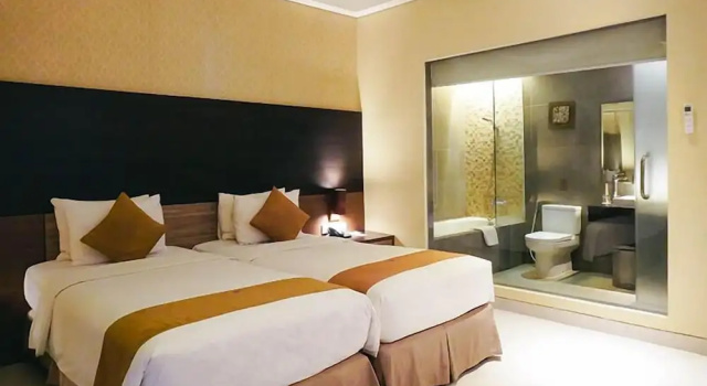 Номер Deluxe c 1 комнатой с балконом Crystal Lotus Hotel Yogyakarta