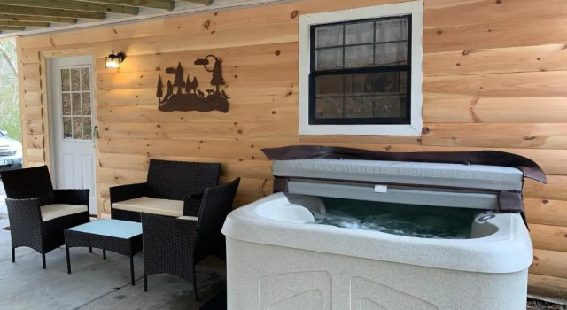 Коттедж Wild Reindeer *New Cabin 5min From Parkway*HOTTUB
