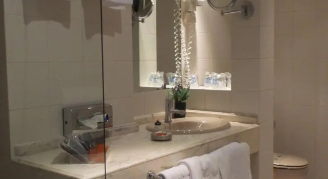 Трёхместный номер Hotel Moderno Puerta del Sol