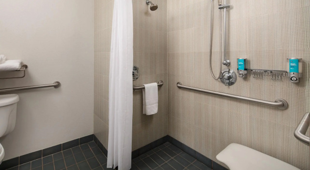 Четырёхместный номер Standard Aloft by Marriott BWI Baltimore Washington International Airport