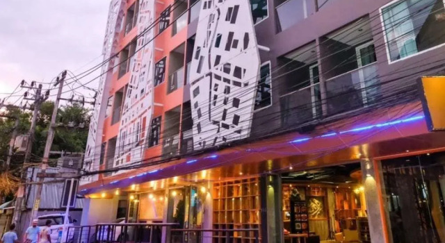 Mad Monkey Phuket, Забронировать Отель Отели Патонг-Бич с бассейном, рядом с Больница Патонга, Бассейн