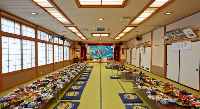 Ainsu Kuriko, Book Hotel Kesennuma 