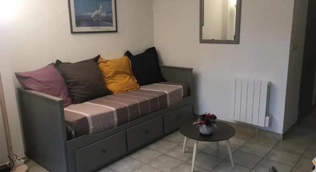 Апартаменты Sanary sur Mer Appartement 30m2 T2 avec terrasse Piscine 10min à pied de la plage