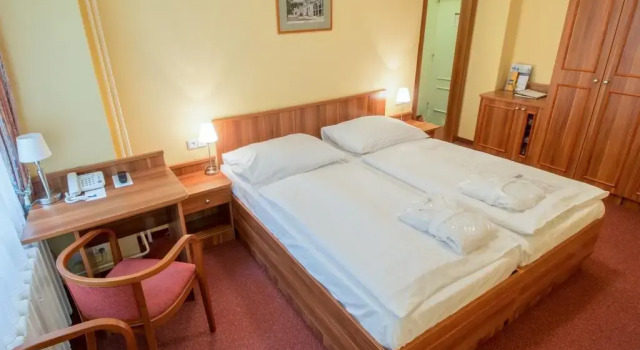 Spa hotel Vltava, Забронировать Курортный отель Курортные отели Мареанске-Лазне, рядом с Железнодорожный вокзал Марианске-Лазне - Центр, Курортный отель
