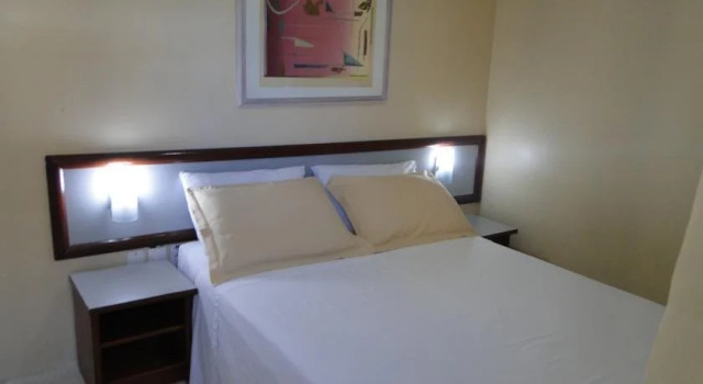 Shambhala Ranch Eco Lodge Inn & Retreat Center, Book Hotel Hoteller i Redwood Valley med parkering, Parkering