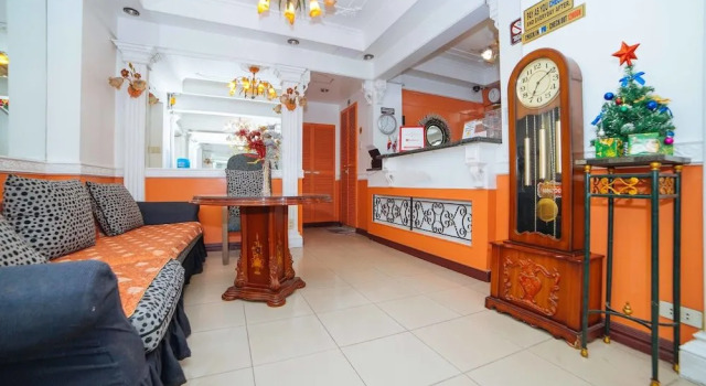 RedDoorz @ Fields Avenue Angeles City