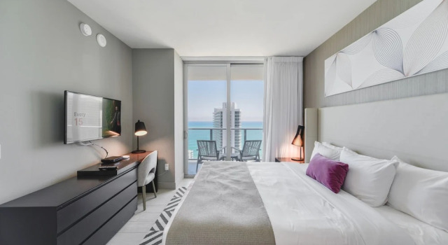 Amazing 2BR Hyde Beach House Ocean Views