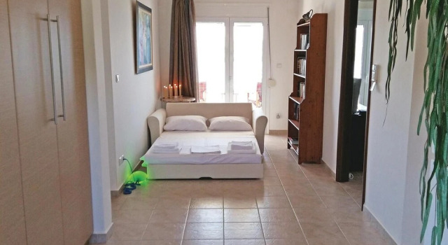 Amazing Home in Theologos with Hot Tub, WiFi & 6 Bedrooms, Book Hotel Theológos Central Greece
