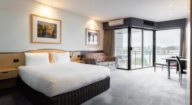 Номер Executive с балконом и с видом на озеро Lakes Hotel