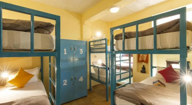 Кровать в общем номере (женский номер) Hotel Golden City with Swimming Pool
