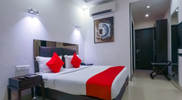 Capital O 1710 Hotel The Supreme, Rezervovat Hotel Hotely v Andhra Pradesh s parkováním, Parkování