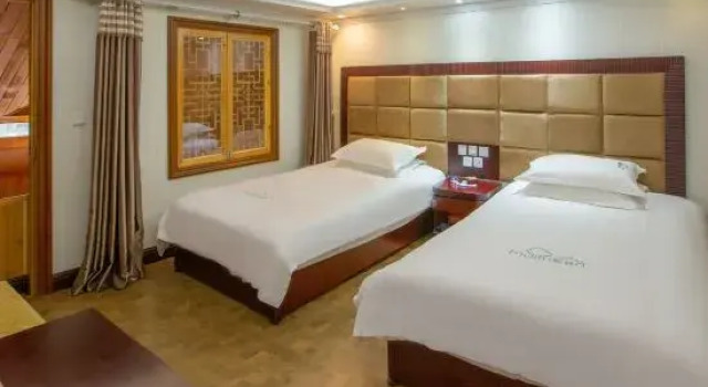 Люкс Hailuogou Mulin Sencun Hotel