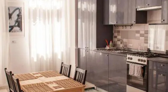 Sunny Studio Apartment