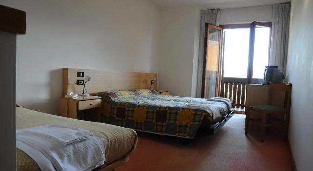 Трёхместный номер Standard Hotel Cristina