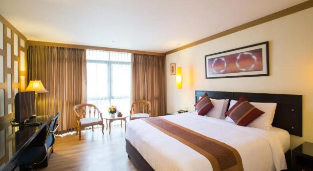 The Tarntawan Hotel Surawong Bangkok, Забронировать Отель Банг Рак Бангкок, рядом с Змеиная ферма