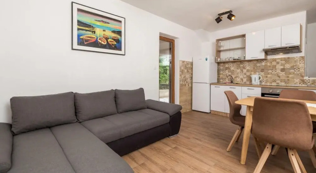 Stunning Apartment in Cres With Wifi and 2 Bedrooms