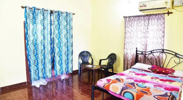 Maanvi Holiday Home