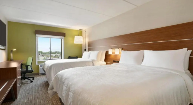 Четырёхместный номер Standard Holiday Inn Express - Plattsburgh by IHG