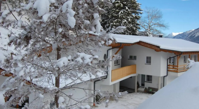 Ferienwohnung GiGi, Prenota Hotel Hotel a Steeg con parcheggio, Parcheggio
