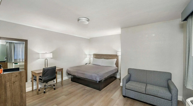 Rodeway Inn Stockton Highway 99, Book Hotel Hoteller i Stockton med parkering, Parkering