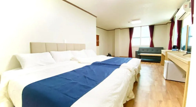 Трёхместный номер Standard Bricks Stay Jeju City & Aiport