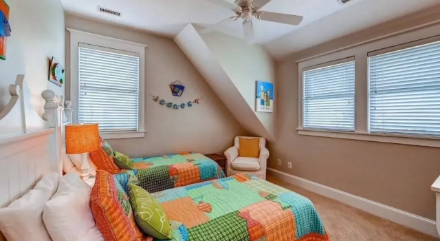 Семейный коттедж с 4 комнатами с видом на море Footprints In The Sand 4 Bedroom Holiday Home By Bald Head Island
