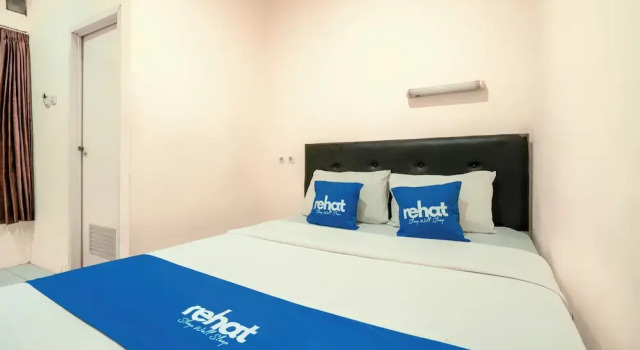 Camera Deluxe Rehat at Wahidin Guest House