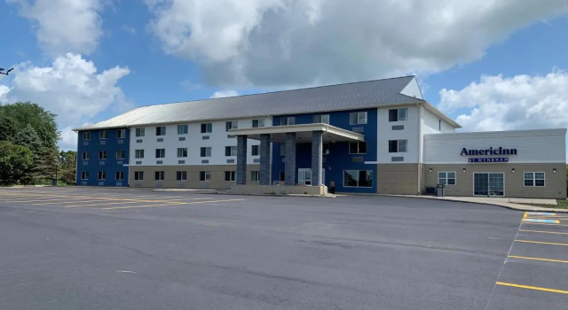 Люкс Deluxe AmericInn by Wyndham Dodgeville