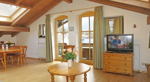 Wohnung 8 Ruhpolding, Varaa Hotelli Hotellit Baijeri pysäköinnillä, Pysäköinti