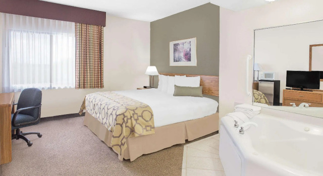 Номер Deluxe Baymont by Wyndham Janesville