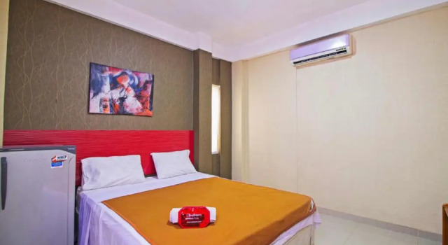 Двухместный номер Standard RedDoorz near Cilandak Town Square
