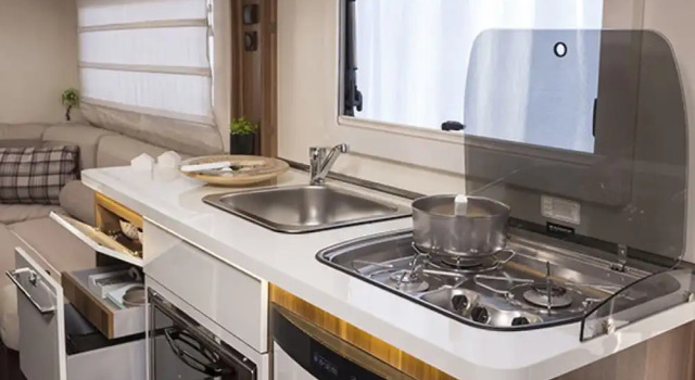 Номер Standard Go Outdoors Motor Home - Caravan Park
