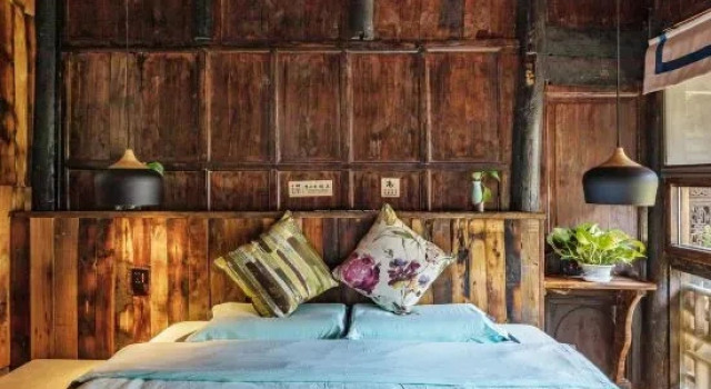Четырёхместный люкс с видом на внутренний двор Floral Hotel Zhanlin's House