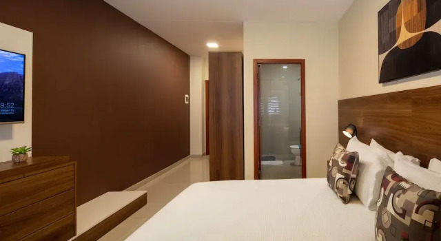 Полулюкс Equipetrol Suites Apart Hotel