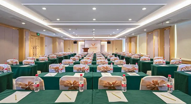 Venus International Hotel Heilongjiang Qiqihar Longhua Road Middle Ring Dashan New Market, Varaa Hotelli Qiqihar Heilongjiang