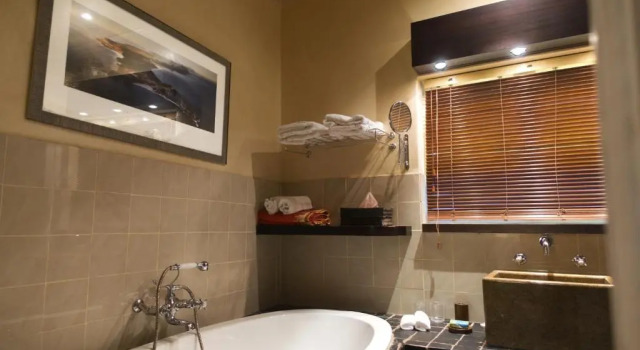 Номер Luxury Rosedene Lodge - All solar, all aircon with pool and garden