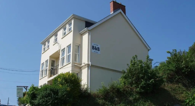 Fern Villa B&B, Забронировать Вилла Виллы Гудвик, рядом с Яхтенный причал Фишгард Порт, Вилла