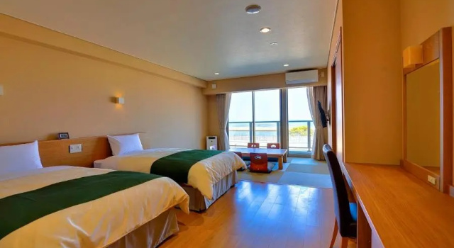 Четырёхместный номер Standard с видом на море Hotel Seaside Shimabara